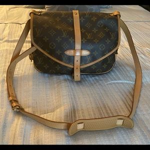 Louis Vuitton Samur 30 Crossbody bag